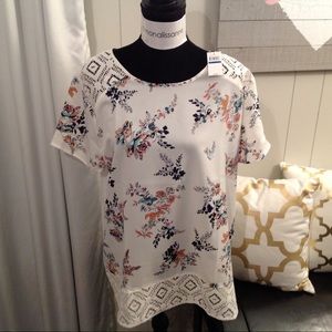 NWT Van Heusen White Floral Blouse